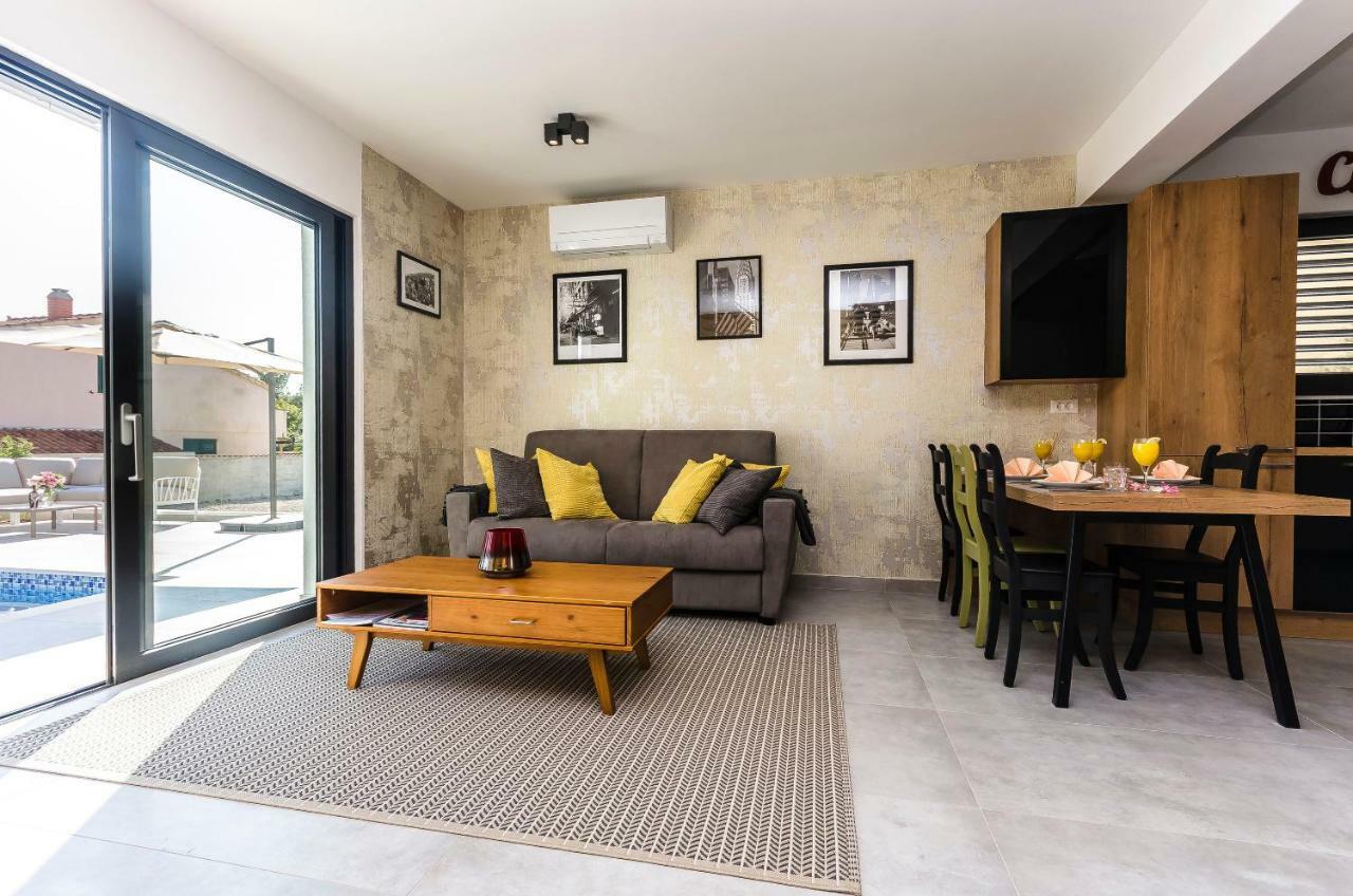 Apartments Villa Adriana II 스리마 외부 사진
