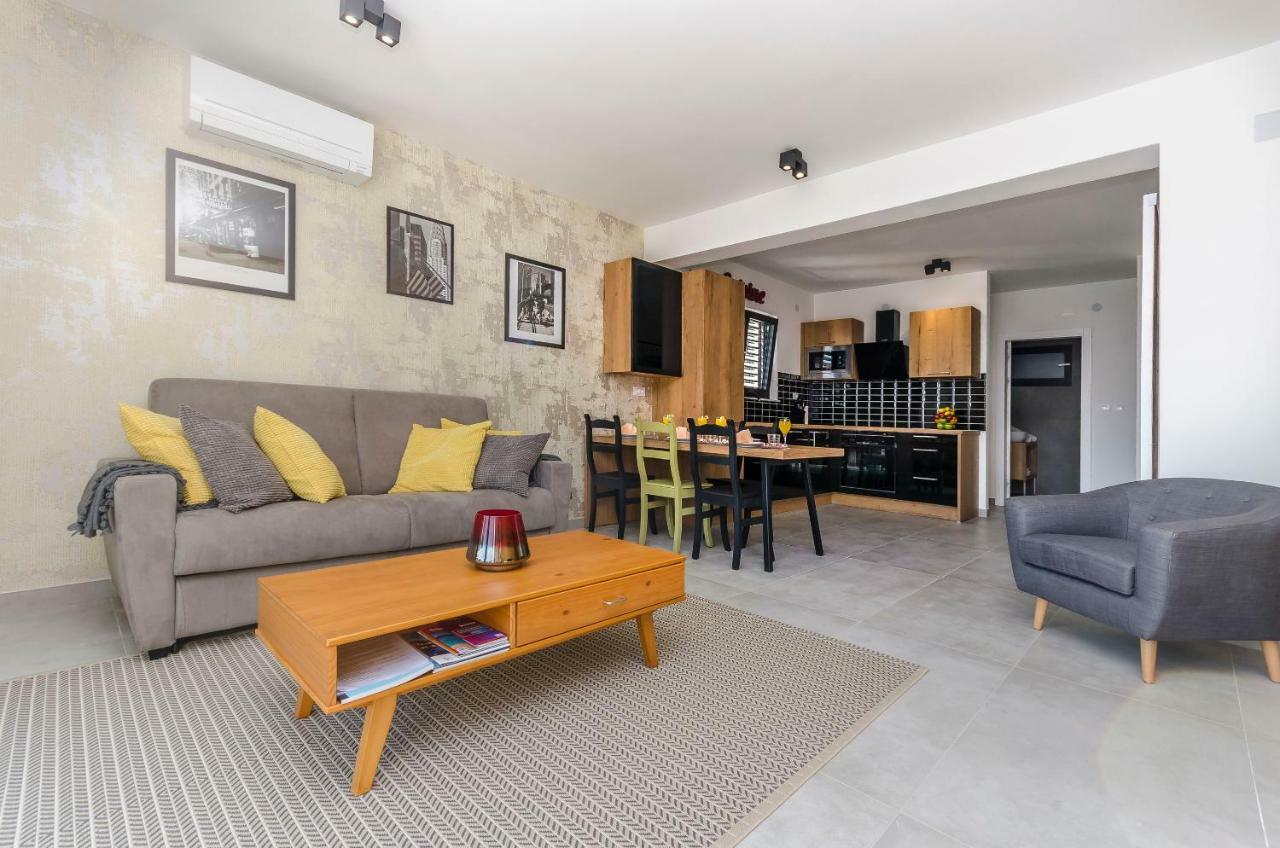 Apartments Villa Adriana II 스리마 외부 사진
